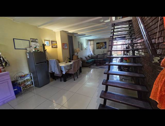 2 BEDROOM SECTIONAL TITLE FOR SALE IN THE HILL